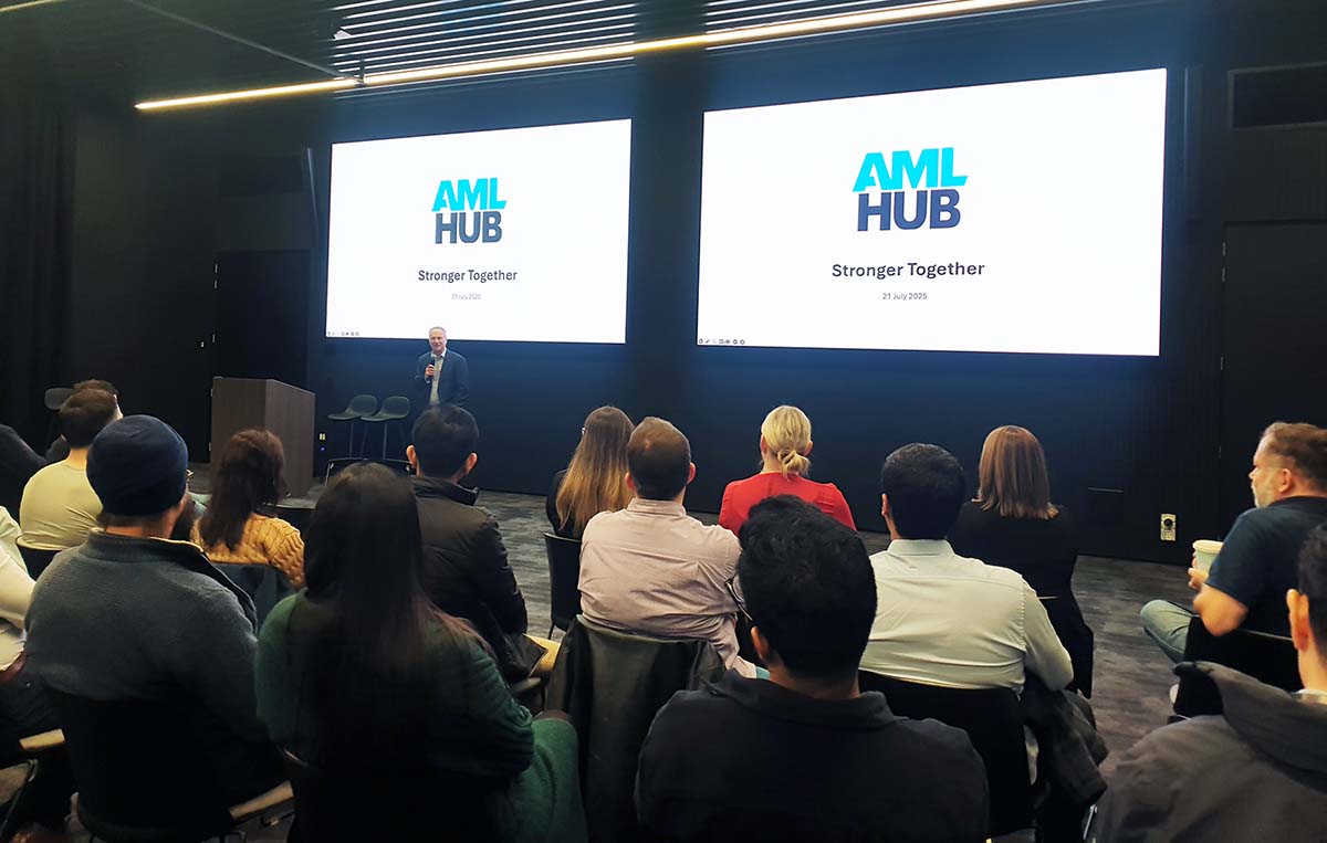 AMLHUB Stronger Together AMLHUB Stronger Together